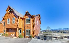 Mountain Splash Lodge